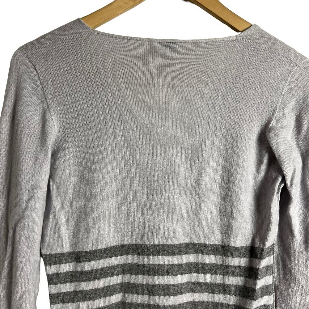 Armani Collezioni Cashmere Gray Striped Long Sleeve Surplice V-Neck Sweater Sz 4 - Picture 7 of 9